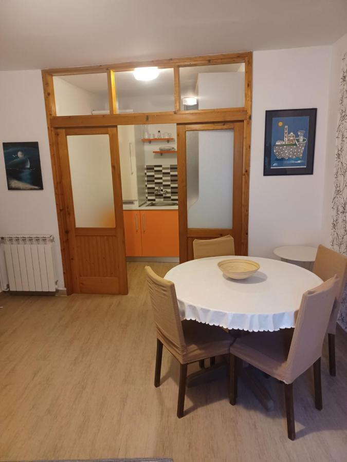 חוואר Rooms & Apartments Dolac מראה חיצוני תמונה